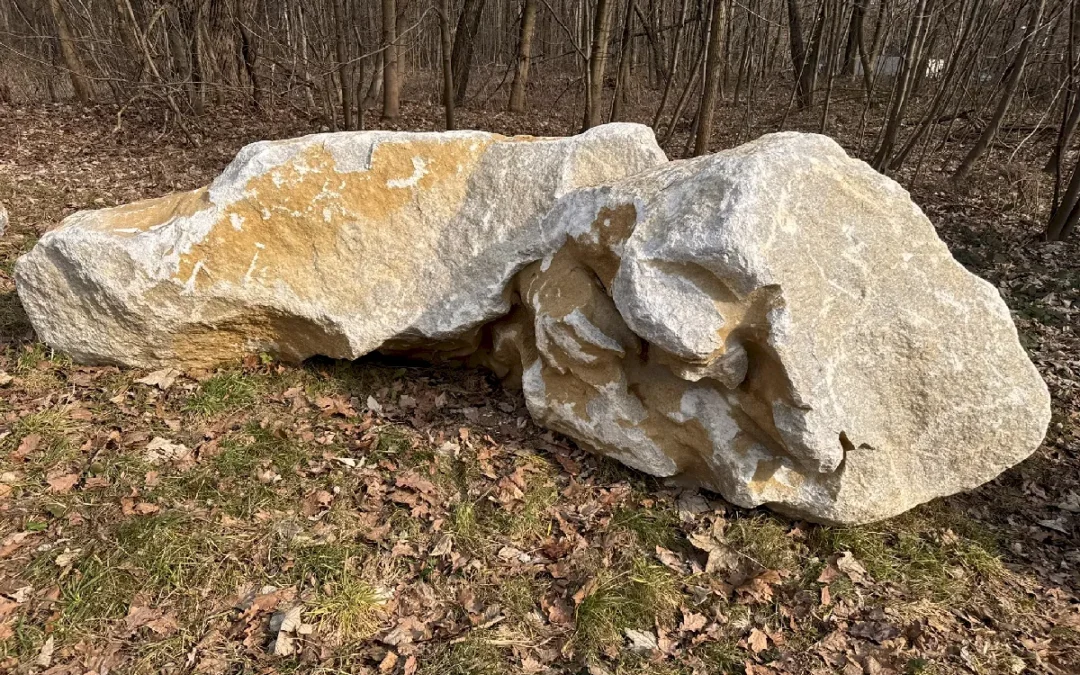 Solitérní kámen K12