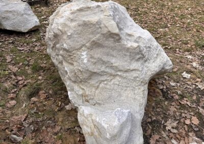 Přírodní mramorový solitér K18 z mramoru pro zahradu
