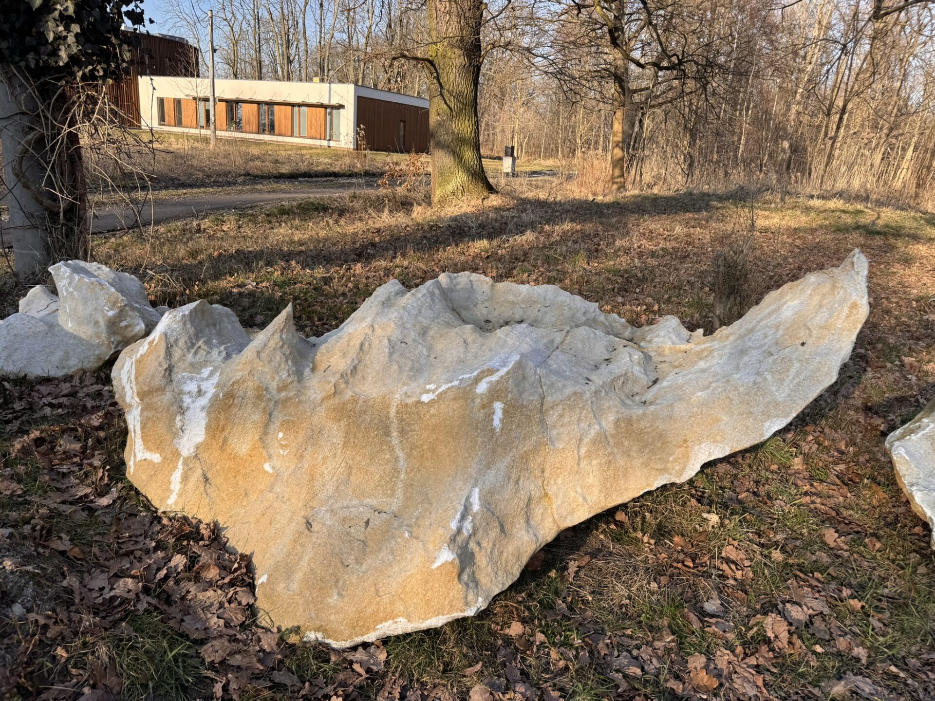 Přírodní mramorový solitér K1 pro zahradu