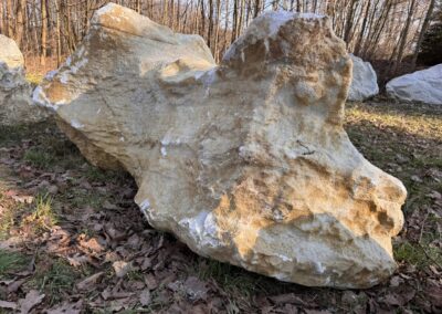 Mramorový solitér K05 – přírodní kámen 7,8 tuny.